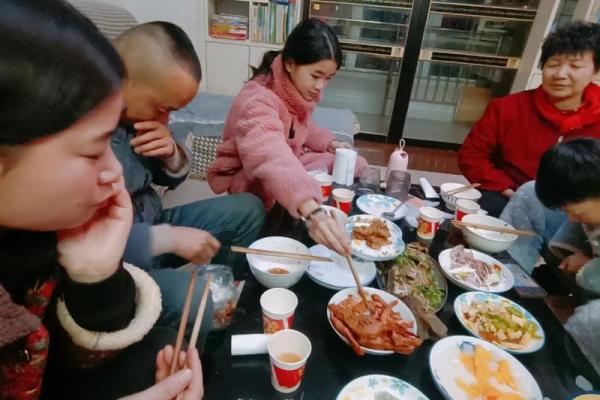 除夕夜：团圆时刻，感受春节文化魅力