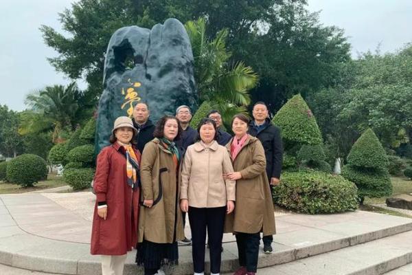 英国春季银行假期：享受自然之美与家庭团聚