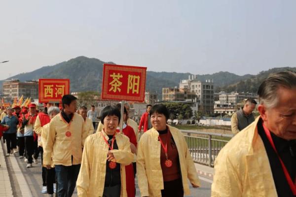 清明节:祭祖烧纸钱,传承敬祖文化 清明节:祭祖烧纸钱,传承敬祖文化