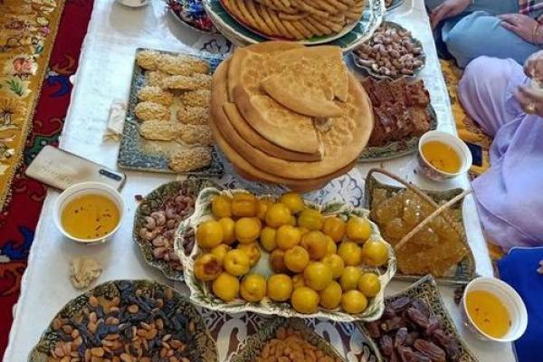 维吾尔族的肉孜节:节庆美食,品味维吾尔养生 维吾尔族的肉孜节:节庆美食,品味维吾尔养生