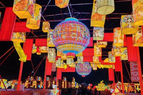 元宵节:灯火璀璨,传承千年习俗 元宵节:灯火璀璨,传承千年习俗