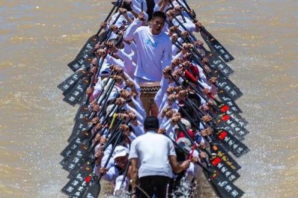 端午：龙舟竞渡，传承千年习俗