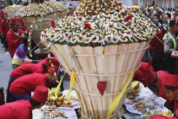 拉合尔节：宗教仪式与回族文化的深刻联系