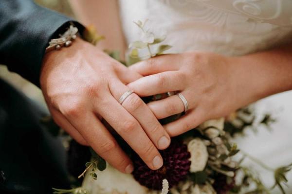 门牙乱影响合婚吗？命理深度解析改变命运的可能性