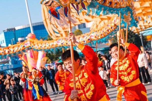 满洲大年:庆祝丰收与祈福习俗 满洲大年:庆祝丰收与祈福习俗