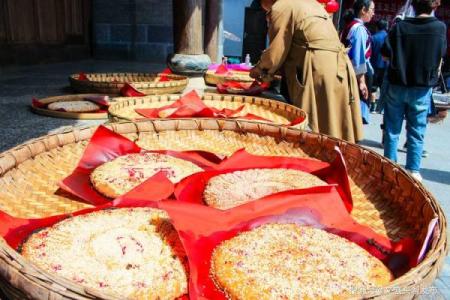 纳西族新年：品味传统美食，体验文化魅力