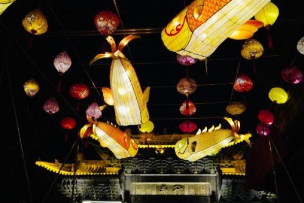 元宵：花灯照夜，品味民间传统