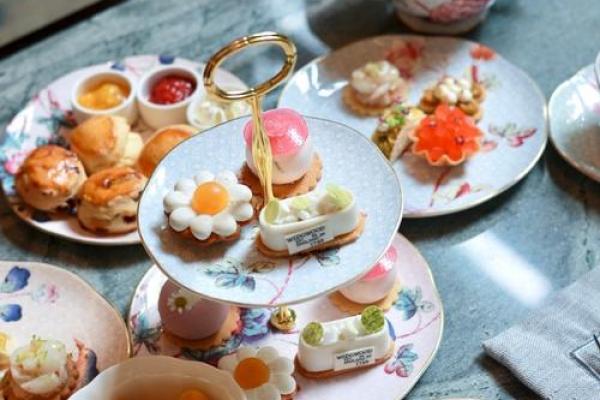 英国下午茶:悠闲时光与美食文化的完美融合 英国下午茶:悠闲时光与美食文化的完美融合