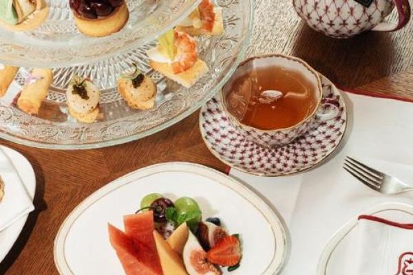 英国下午茶:悠闲时光与美食文化的完美融合 英国下午茶:悠闲时光与美食文化的完美融合