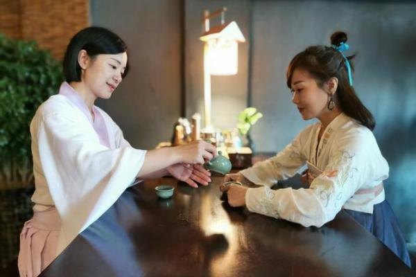 与自然亲密接触，体验民间节日的养生魅力